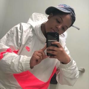Meet your Posher, Dania